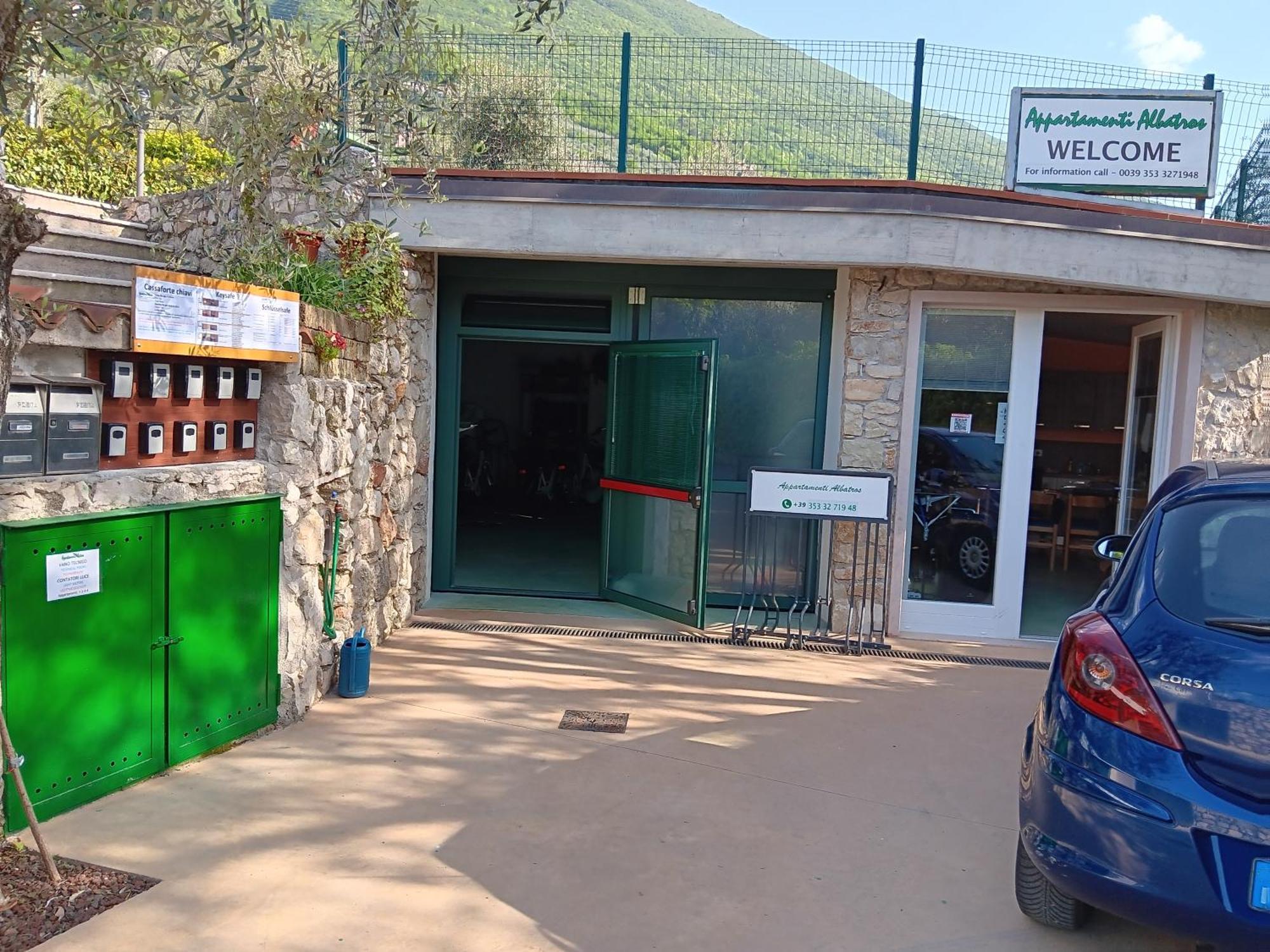 Appartamenti Albatros Brenzone sul Garda Exterior foto